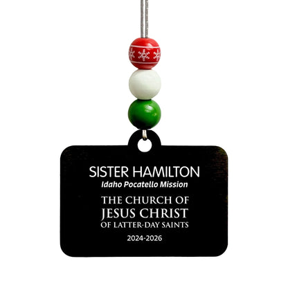 Bead option D on the English missionary name tag ornament: red snowflake, white and green beads.